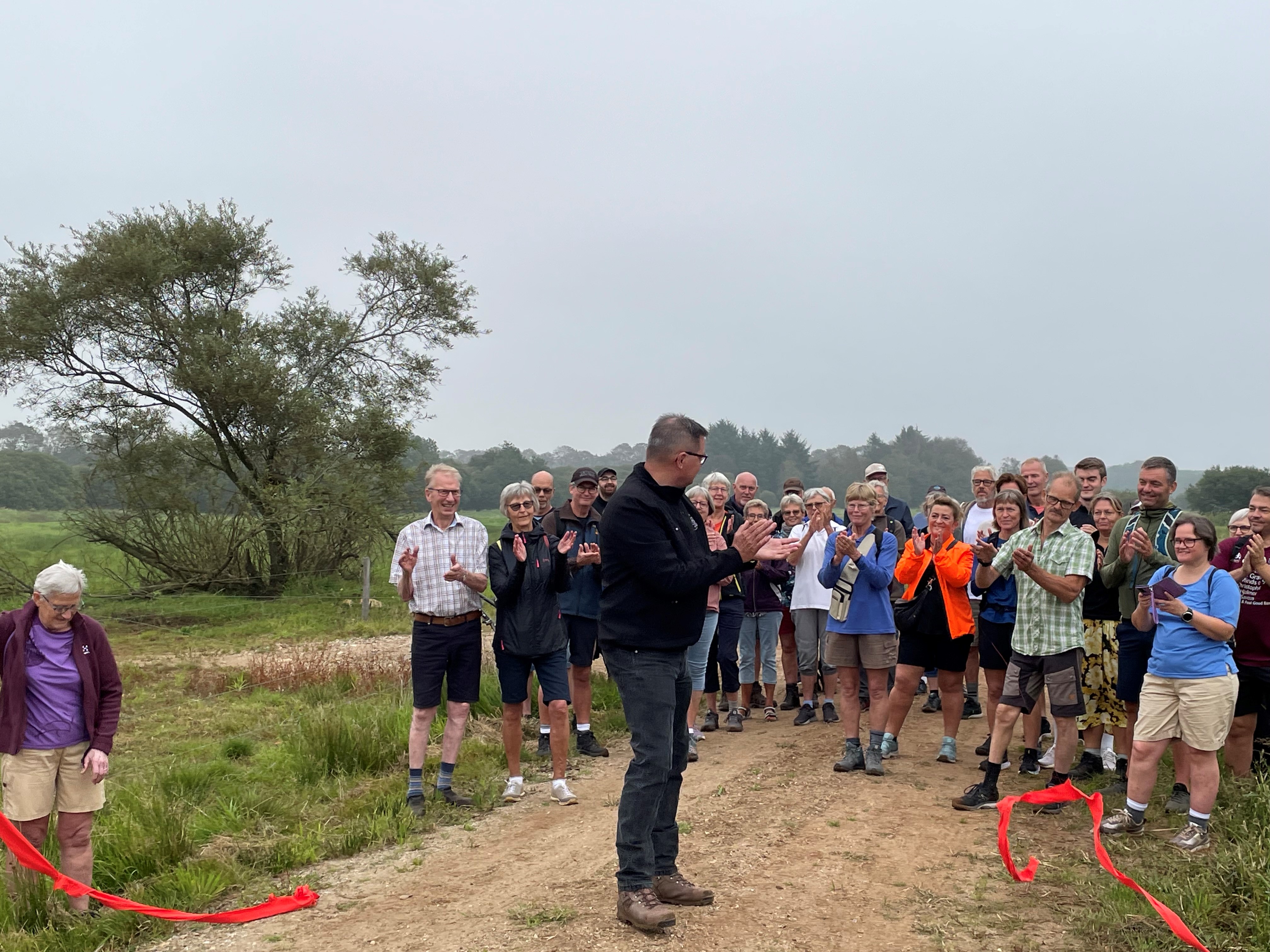 Søndag d 10. september 2023 blev genåbningen af Holme Å sporet fejret med klipning af den røde snor og fælles vandretur